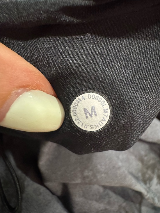 Lululemon License to Train Linerless Short 7" Size Medium - Picture 2 of 6